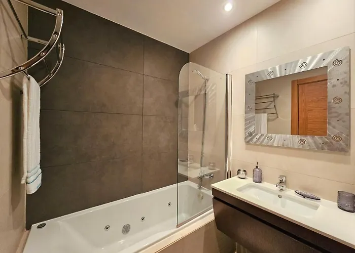 Rocha Prime Center Garage Flat Daire *