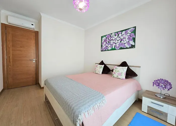 Daire Rocha Prime Center Garage Flat *