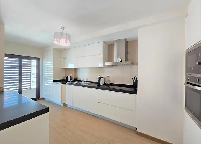 Daire Rocha Prime Center Garage Flat