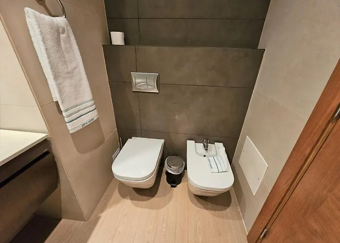 Daire Rocha Prime Center Garage Flat *