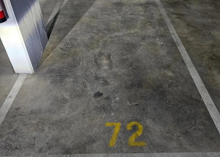 Daire Rocha Prime Center Garage Flat *