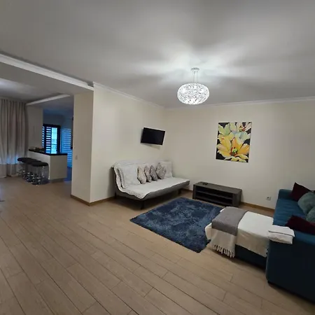 Rocha Prime Center Garage Flat Apartment *